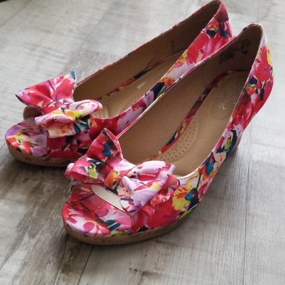 dexflex comfort Shoes - Dexflex Comfort Wide Width Peep Toe Bowtie Wedges